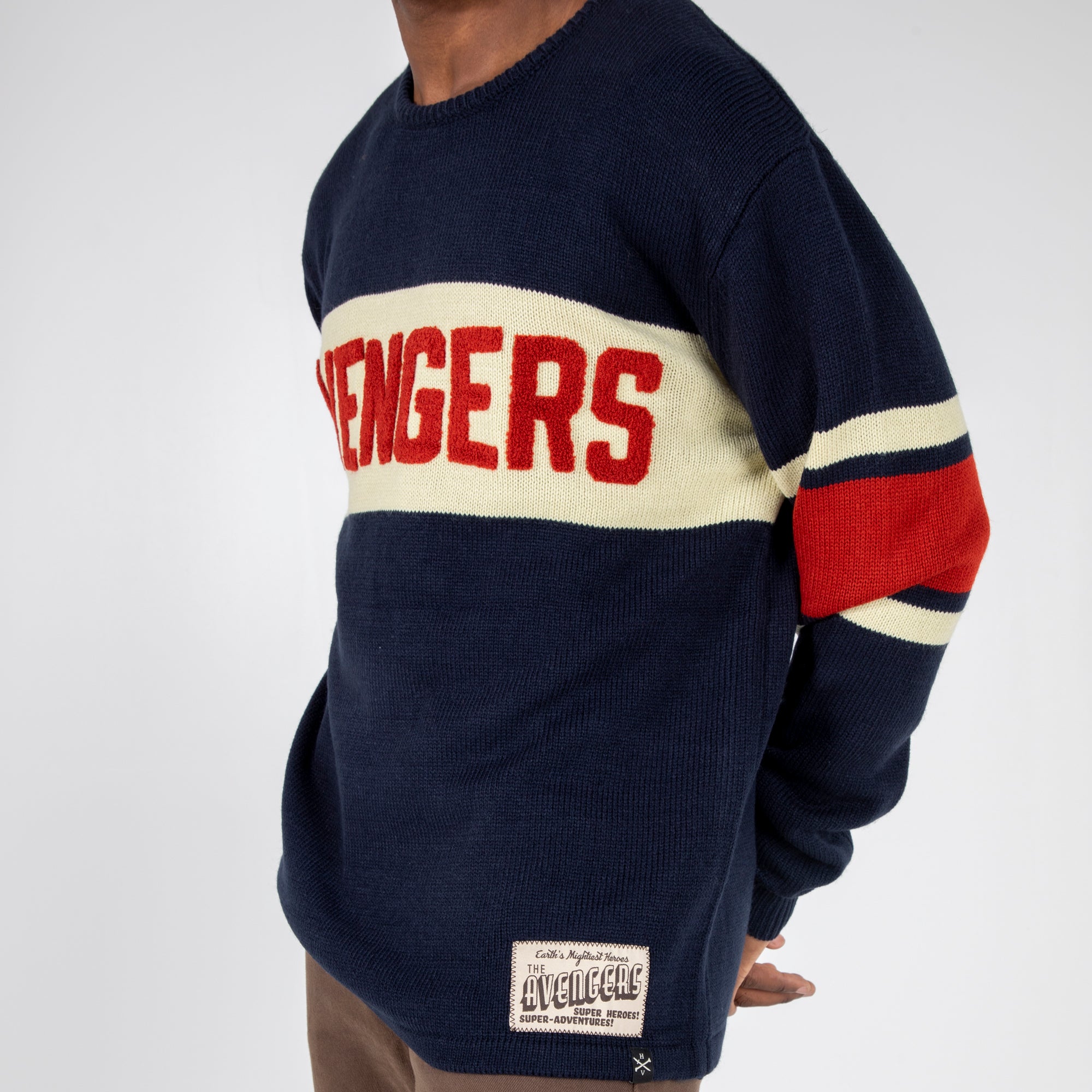 Pull universitaire avec logo Avengers