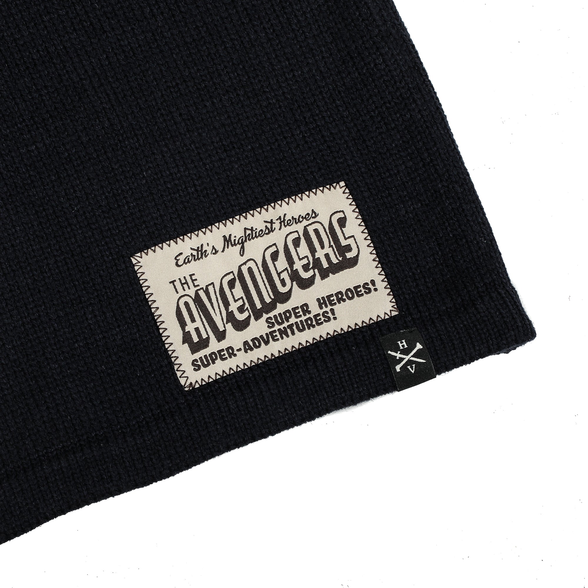 Pull universitaire avec logo Avengers